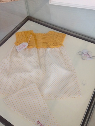 2015 06 30 14.19.58 e1442745395955 324x431 - Hübsche Kleidchen vom "Erste Liebe Atelier"